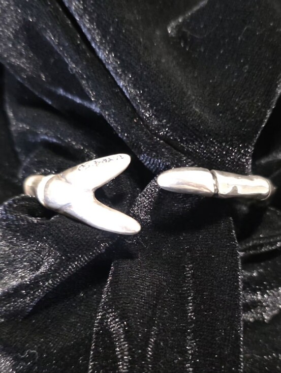 UNO de 50 Jewelry - UNO de 50 Silver Open Cuff - Polished Silver